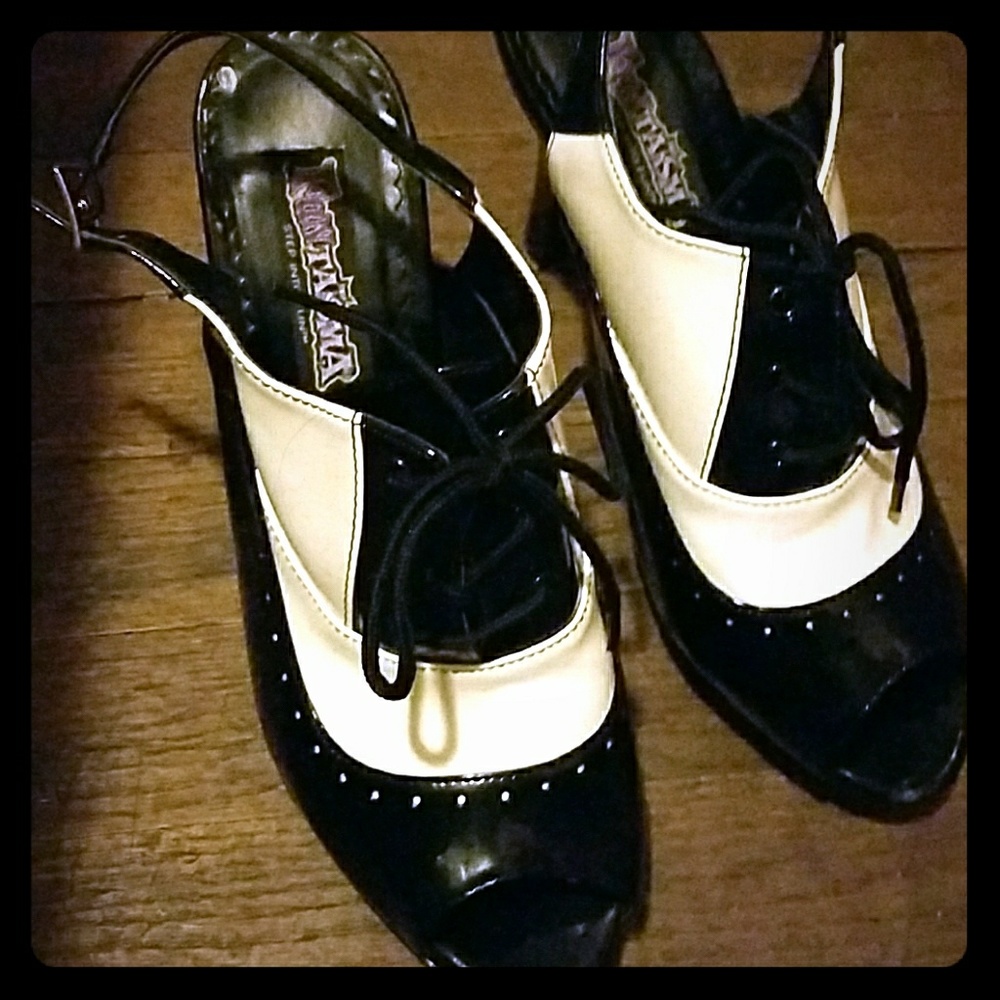 Cute B n W heels